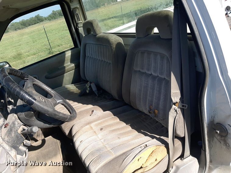 image for item DO3137 1996 Chevrolet C1500  pickup truck