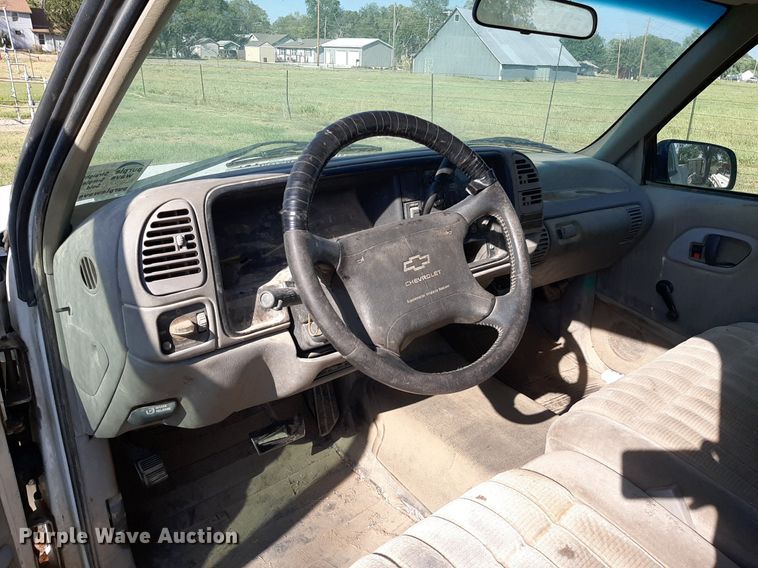 image for item DO3137 1996 Chevrolet C1500  pickup truck