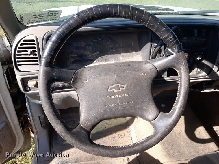 image for item DO3137 1996 Chevrolet C1500  pickup truck