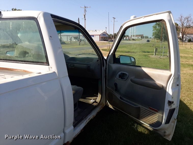 image for item DO3137 1996 Chevrolet C1500  pickup truck