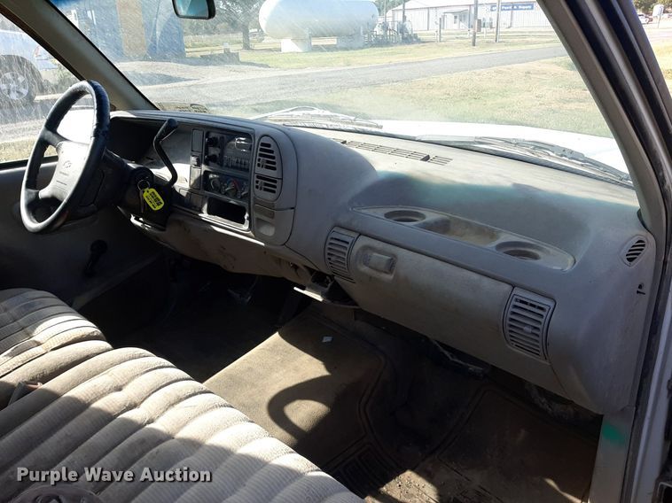 image for item DO3137 1996 Chevrolet C1500  pickup truck