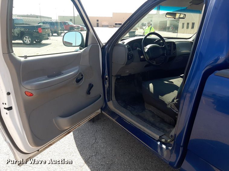 image for item DO3166 1997 Ford F150  pickup truck