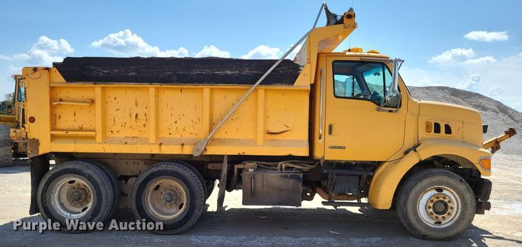 image for item DP5262 2004 Sterling L7500  dump truck