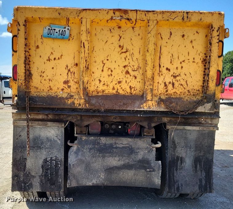 image for item DP5262 2004 Sterling L7500  dump truck