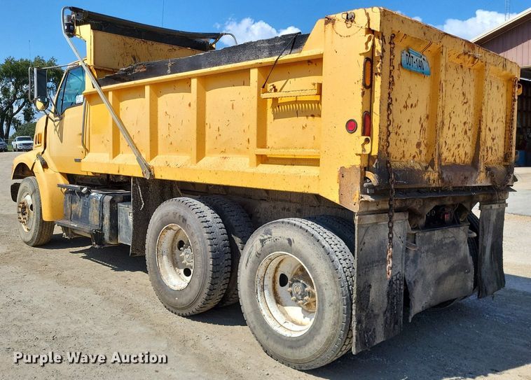 image for item DP5262 2004 Sterling L7500  dump truck