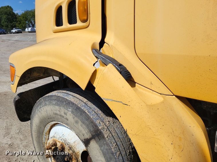 image for item DP5262 2004 Sterling L7500  dump truck