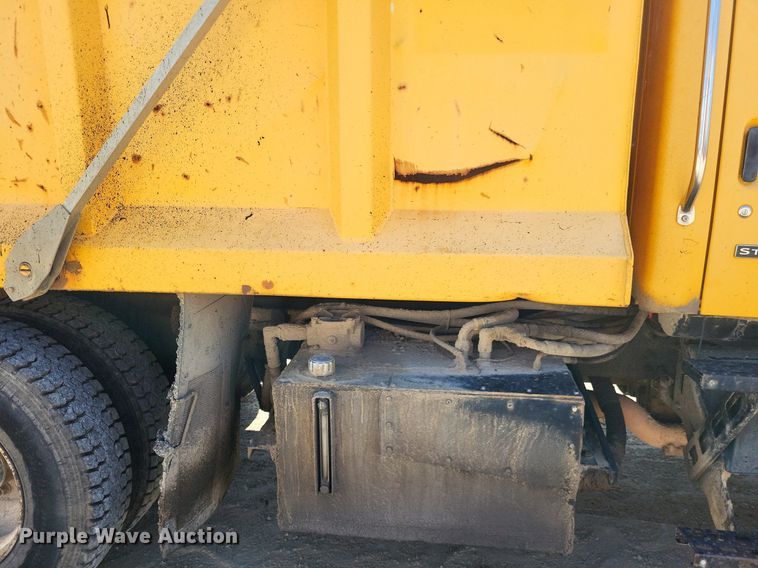 image for item DP5262 2004 Sterling L7500  dump truck