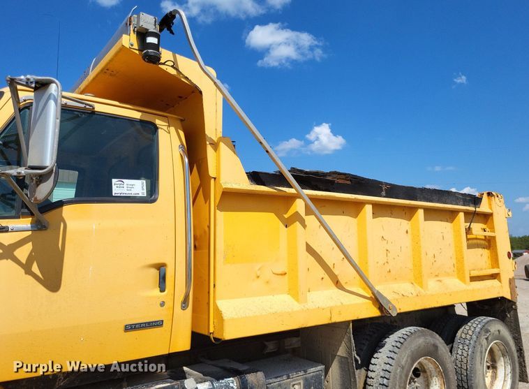 image for item DP5262 2004 Sterling L7500  dump truck