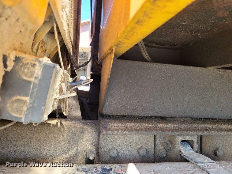 image for item DP5262 2004 Sterling L7500  dump truck