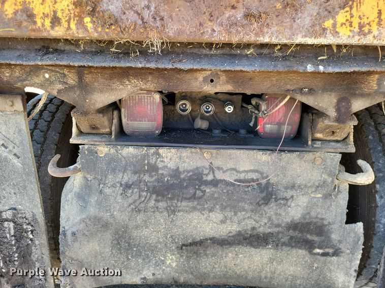 image for item DP5262 2004 Sterling L7500  dump truck