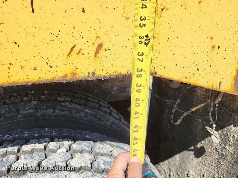 image for item DP5262 2004 Sterling L7500  dump truck