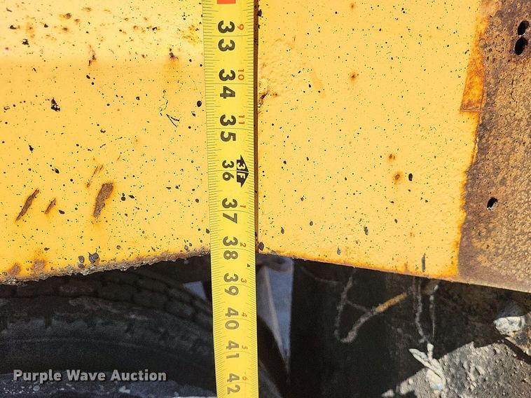 image for item DP5262 2004 Sterling L7500  dump truck