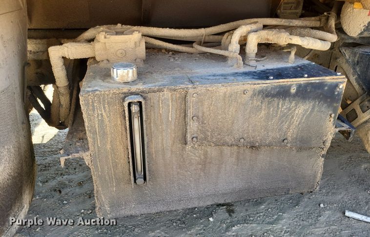 image for item DP5262 2004 Sterling L7500  dump truck