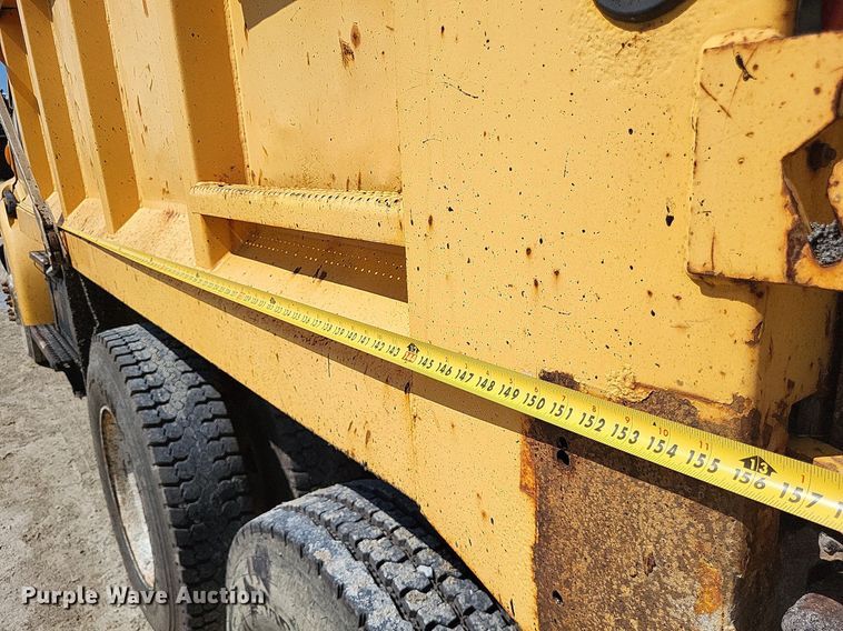 image for item DP5262 2004 Sterling L7500  dump truck