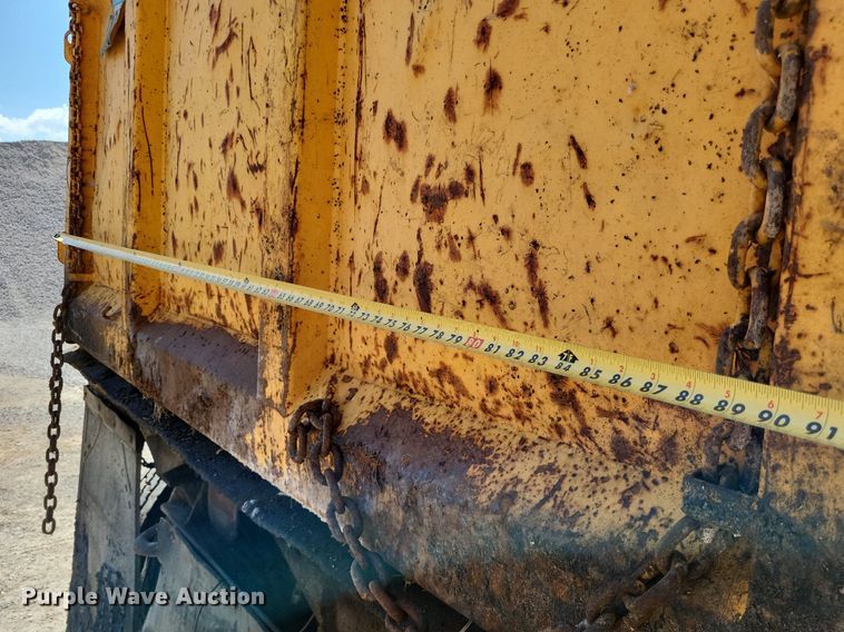 image for item DP5262 2004 Sterling L7500  dump truck