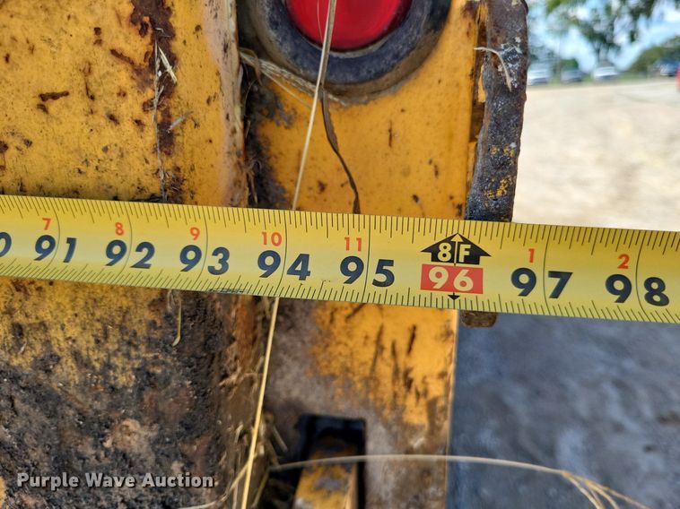 image for item DP5262 2004 Sterling L7500  dump truck