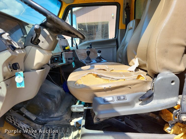 image for item DP5262 2004 Sterling L7500  dump truck