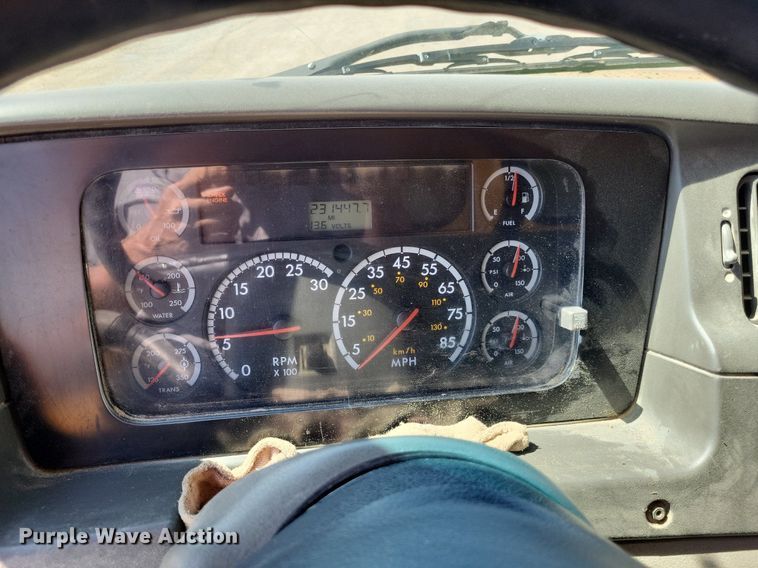 image for item DP5262 2004 Sterling L7500  dump truck