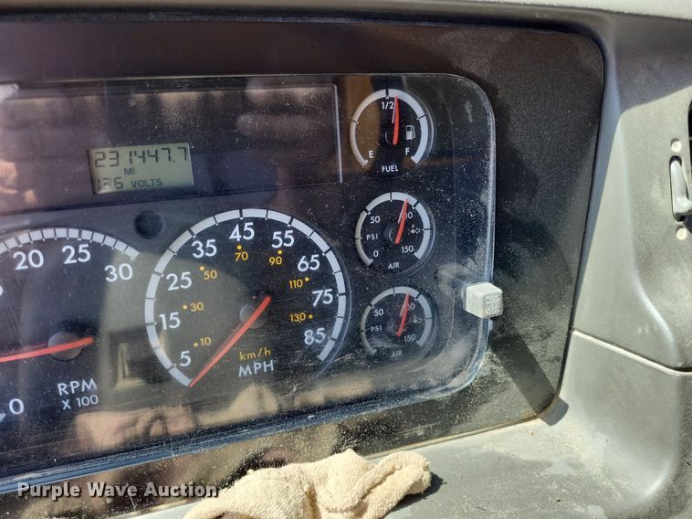 image for item DP5262 2004 Sterling L7500  dump truck