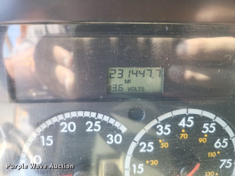 image for item DP5262 2004 Sterling L7500  dump truck