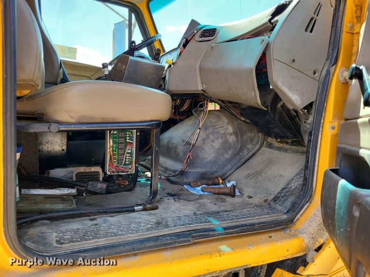 image for item DP5262 2004 Sterling L7500  dump truck