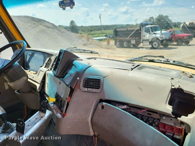 image for item DP5262 2004 Sterling L7500  dump truck