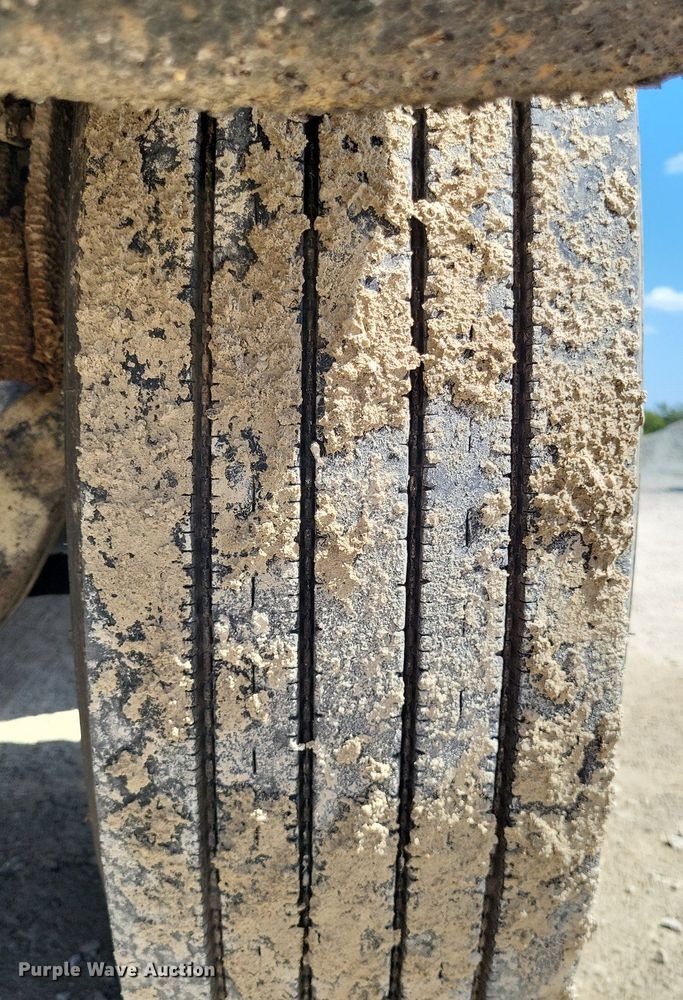 image for item DP5262 2004 Sterling L7500  dump truck