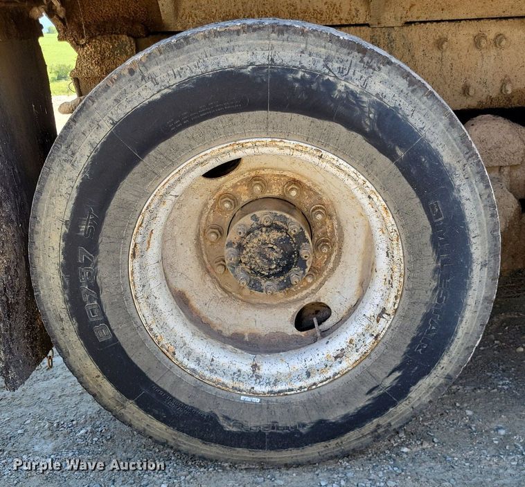 image for item DP5262 2004 Sterling L7500  dump truck