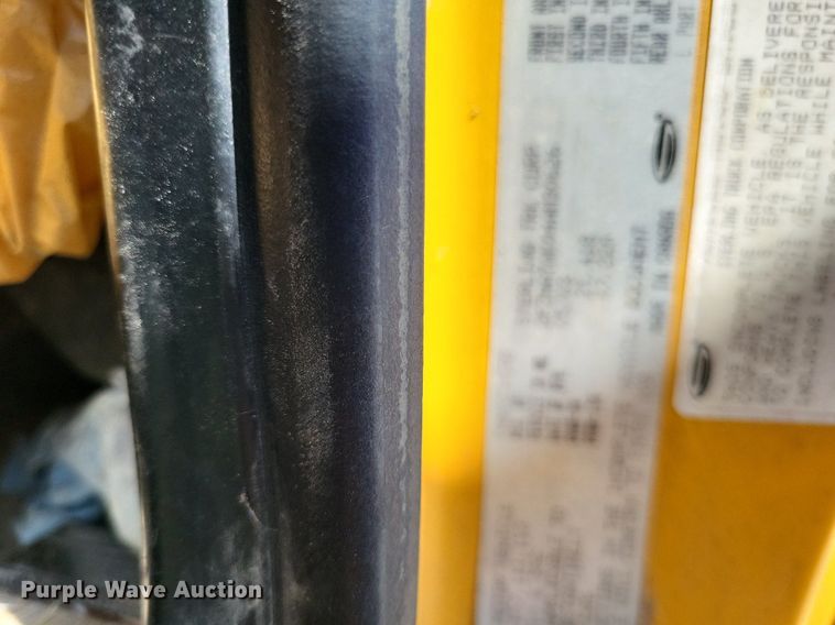 image for item DP5262 2004 Sterling L7500  dump truck