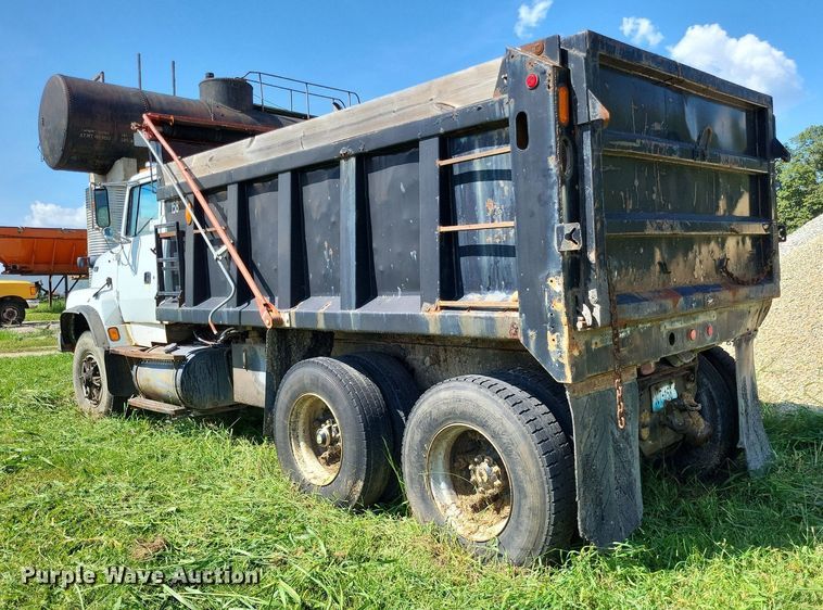 image for item DP5263 1995 Ford L8000  dump truck
