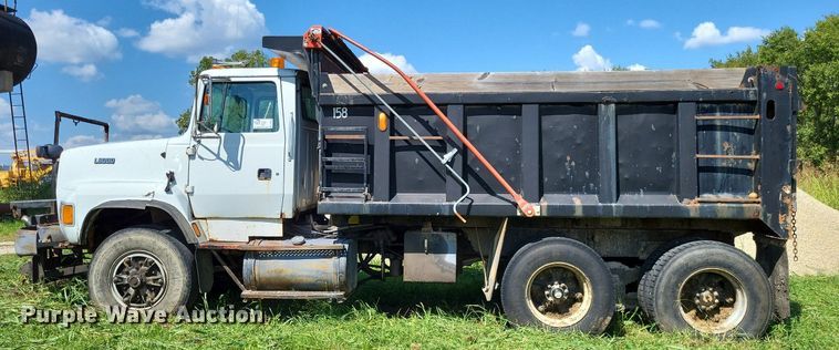 image for item DP5263 1995 Ford L8000  dump truck