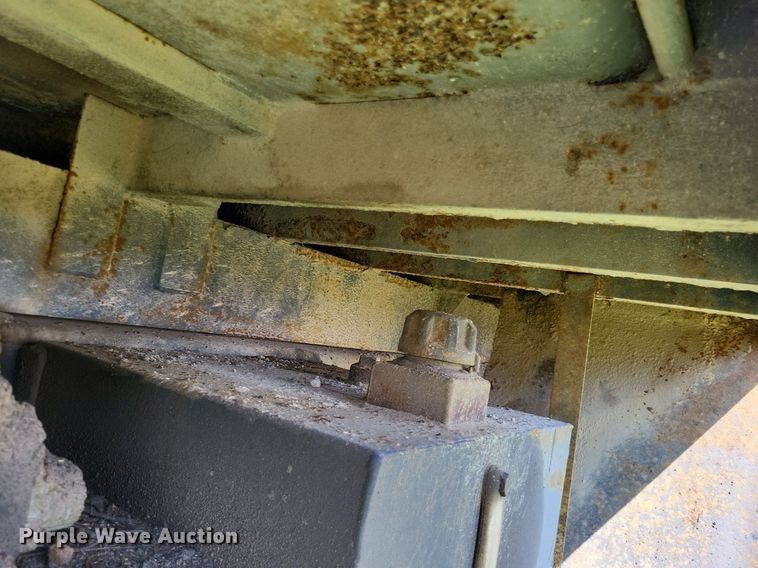 image for item DP5263 1995 Ford L8000  dump truck