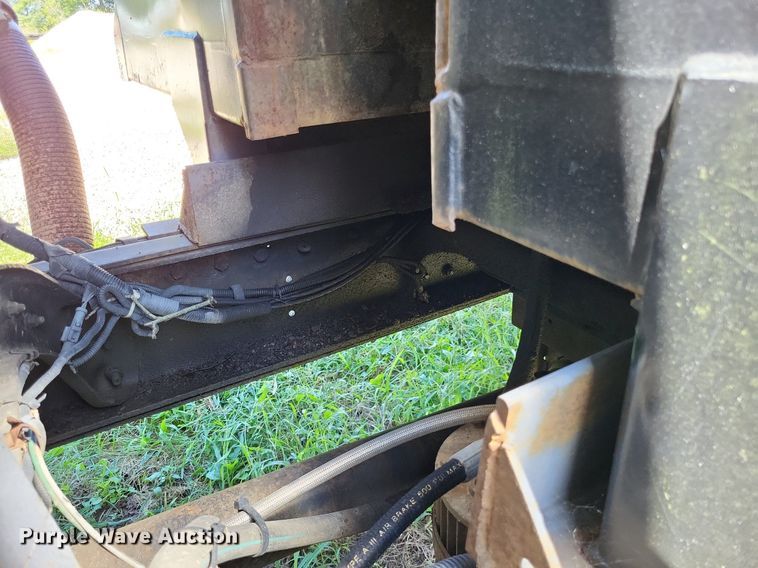 image for item DP5263 1995 Ford L8000  dump truck