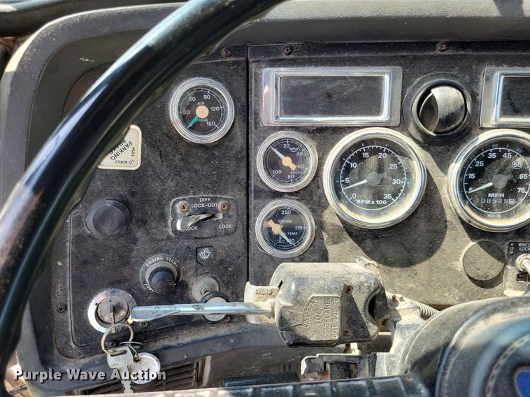 image for item DP5263 1995 Ford L8000  dump truck