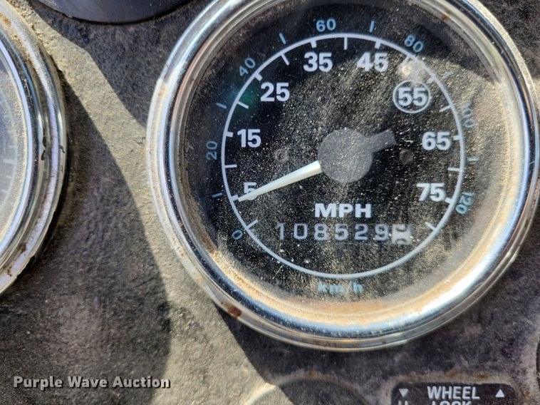 image for item DP5263 1995 Ford L8000  dump truck