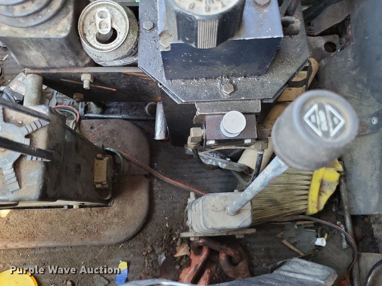 image for item DP5263 1995 Ford L8000  dump truck