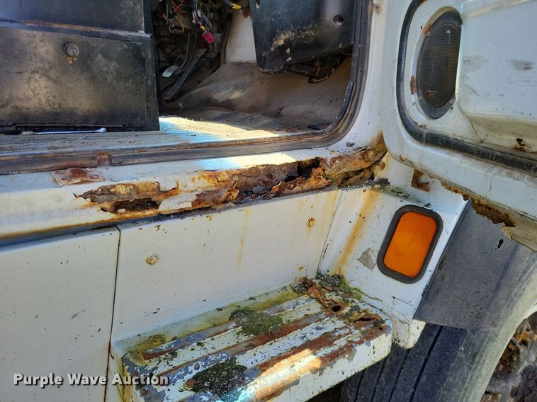 image for item DP5263 1995 Ford L8000  dump truck