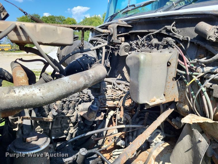 image for item DP5263 1995 Ford L8000  dump truck