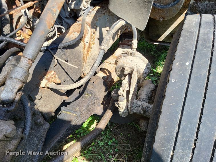 image for item DP5263 1995 Ford L8000  dump truck