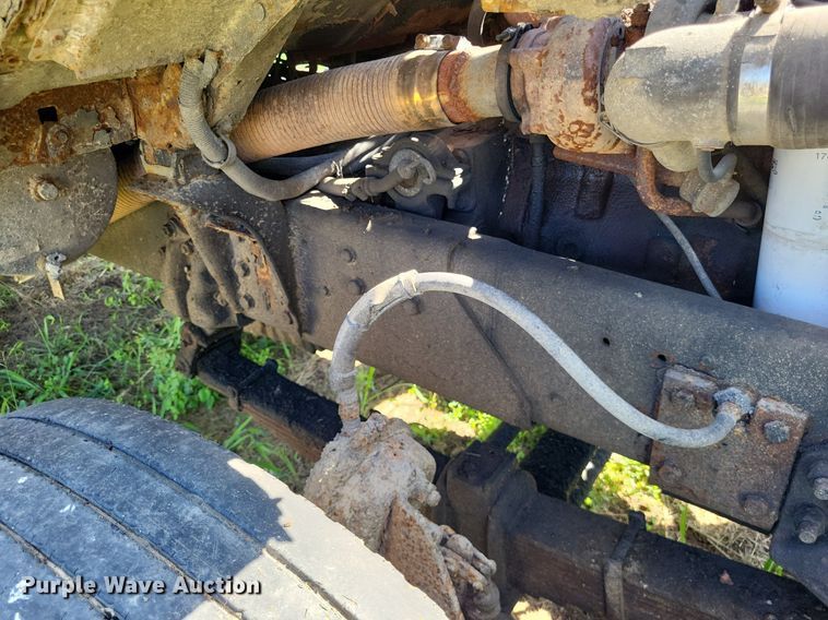 image for item DP5263 1995 Ford L8000  dump truck