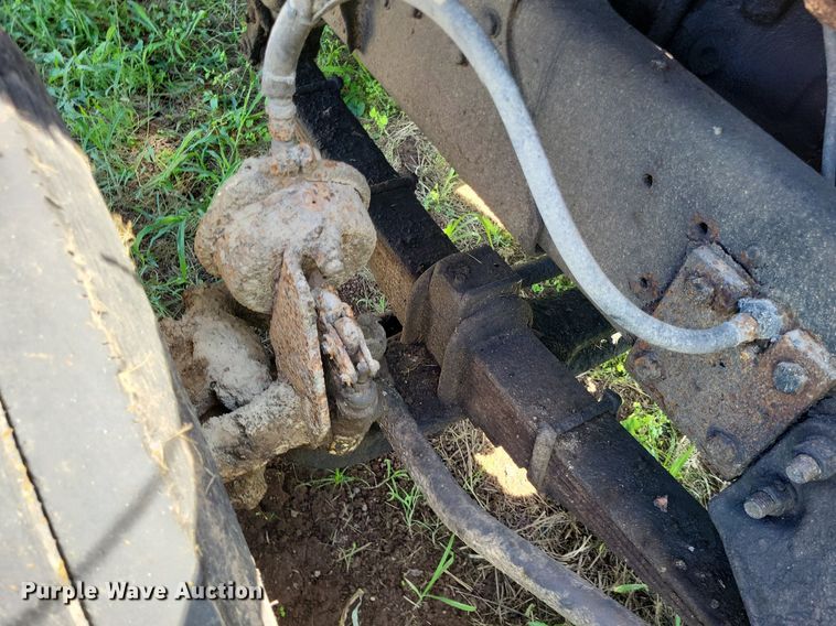 image for item DP5263 1995 Ford L8000  dump truck