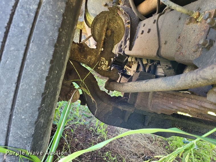 image for item DP5263 1995 Ford L8000  dump truck