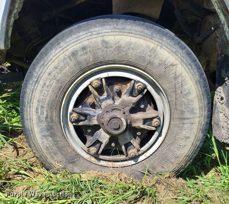 image for item DP5263 1995 Ford L8000  dump truck