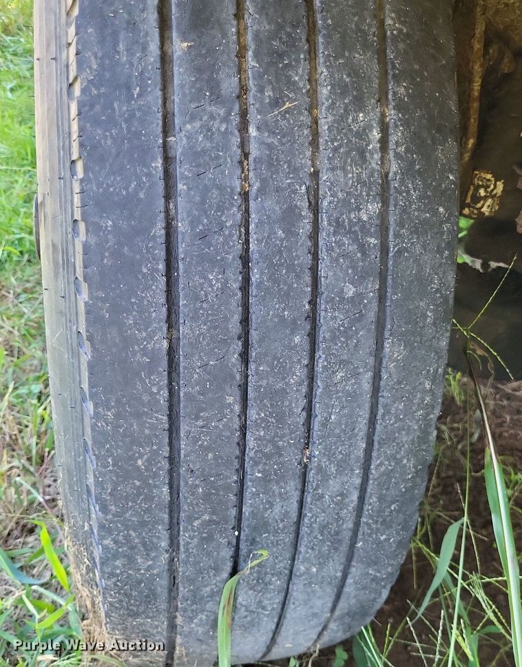 image for item DP5263 1995 Ford L8000  dump truck