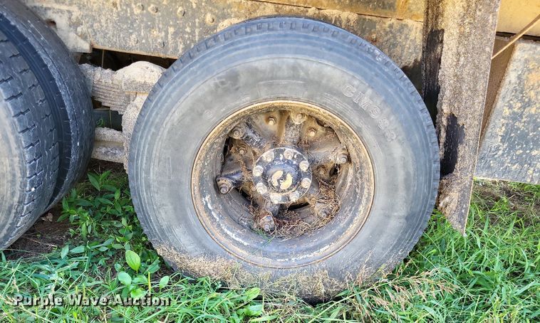 image for item DP5263 1995 Ford L8000  dump truck