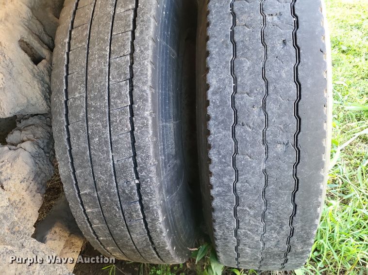 image for item DP5263 1995 Ford L8000  dump truck