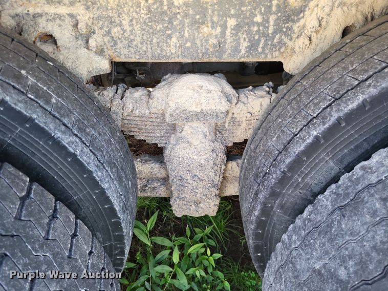 image for item DP5263 1995 Ford L8000  dump truck