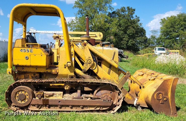 image for item DP5264 1985 John Deere 455E  track loader