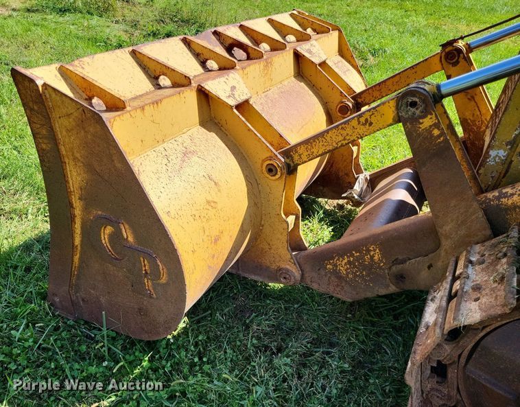 image for item DP5264 1985 John Deere 455E  track loader