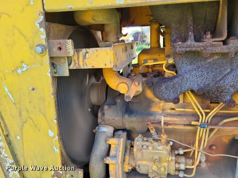 image for item DP5264 1985 John Deere 455E  track loader